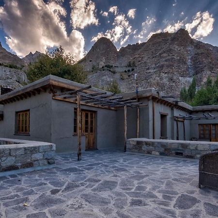 Serena Khaplu Palace Exteriör bild
