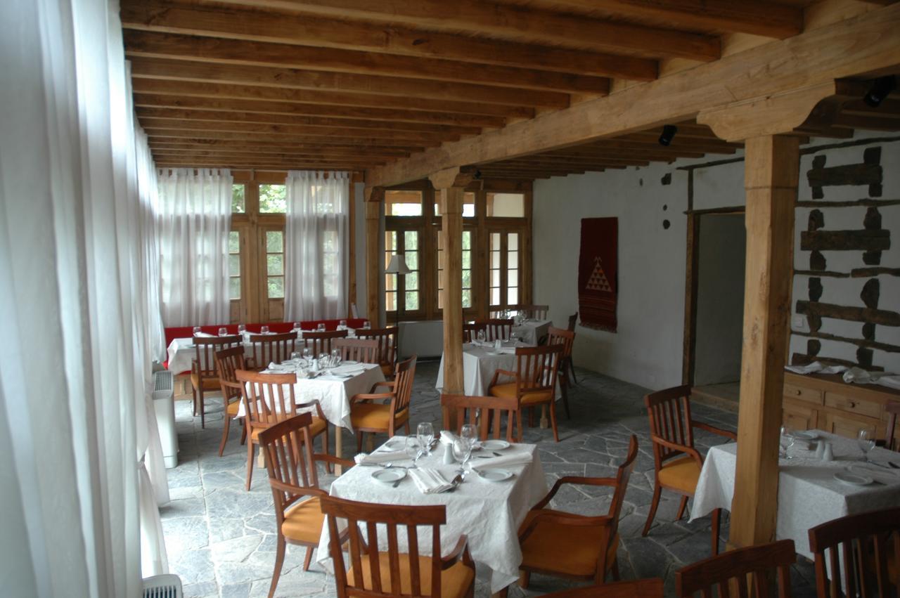 Serena Khaplu Palace Exteriör bild