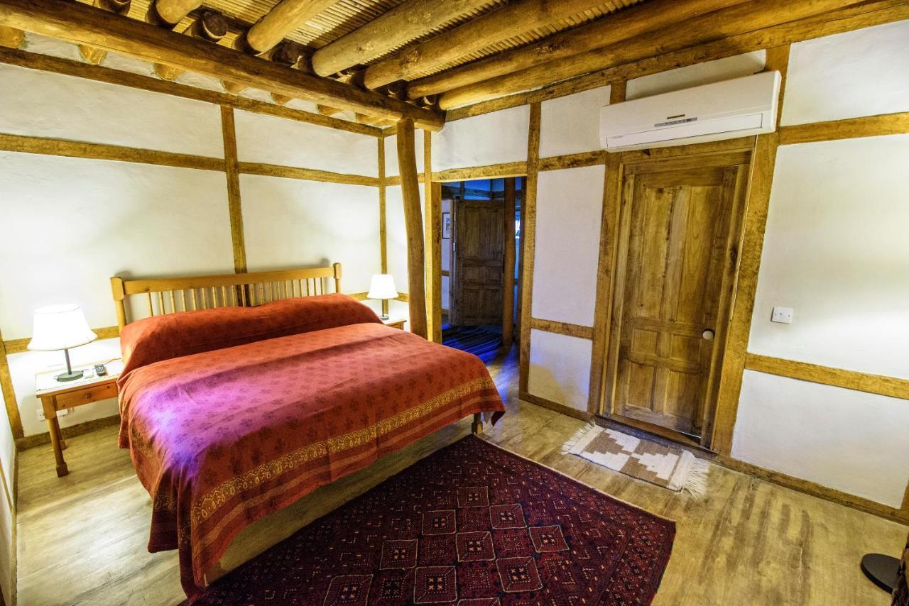Serena Khaplu Palace Exteriör bild